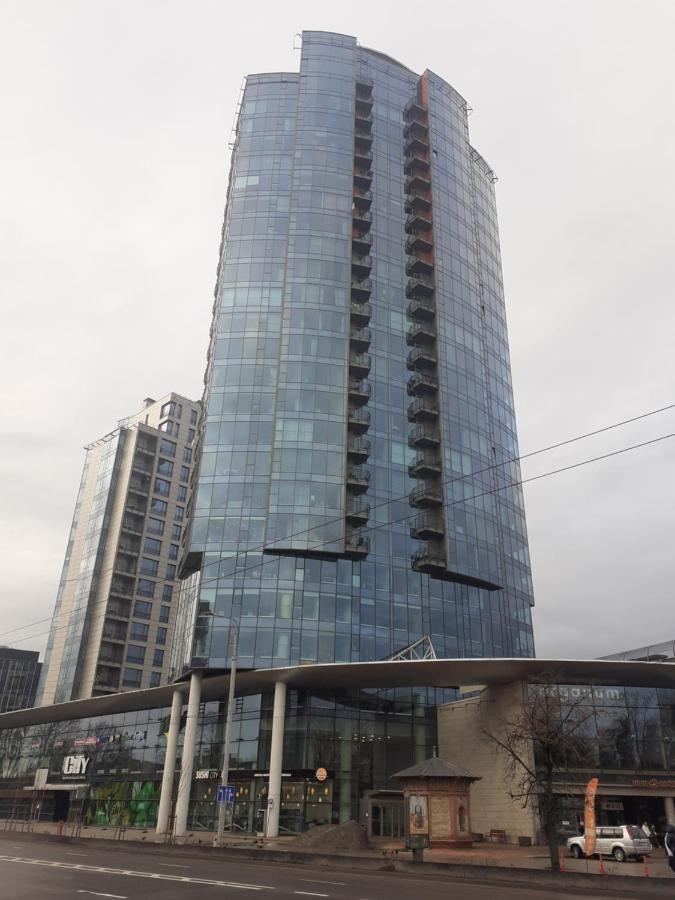 Luxury Apartment In Skyscraper Vilnius Exterior foto