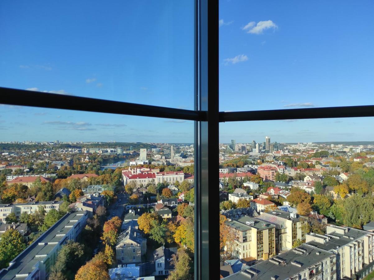 Luxury Apartment In Skyscraper Vilnius Exterior foto