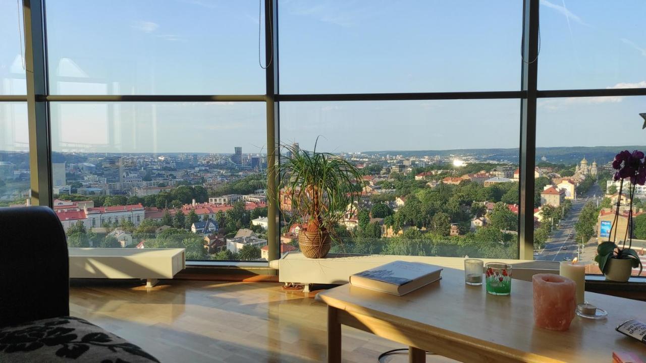 Luxury Apartment In Skyscraper Vilnius Exterior foto