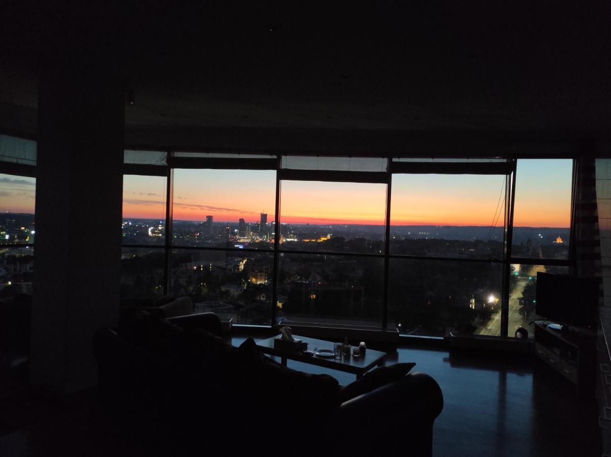 Luxury Apartment In Skyscraper Vilnius Exterior foto