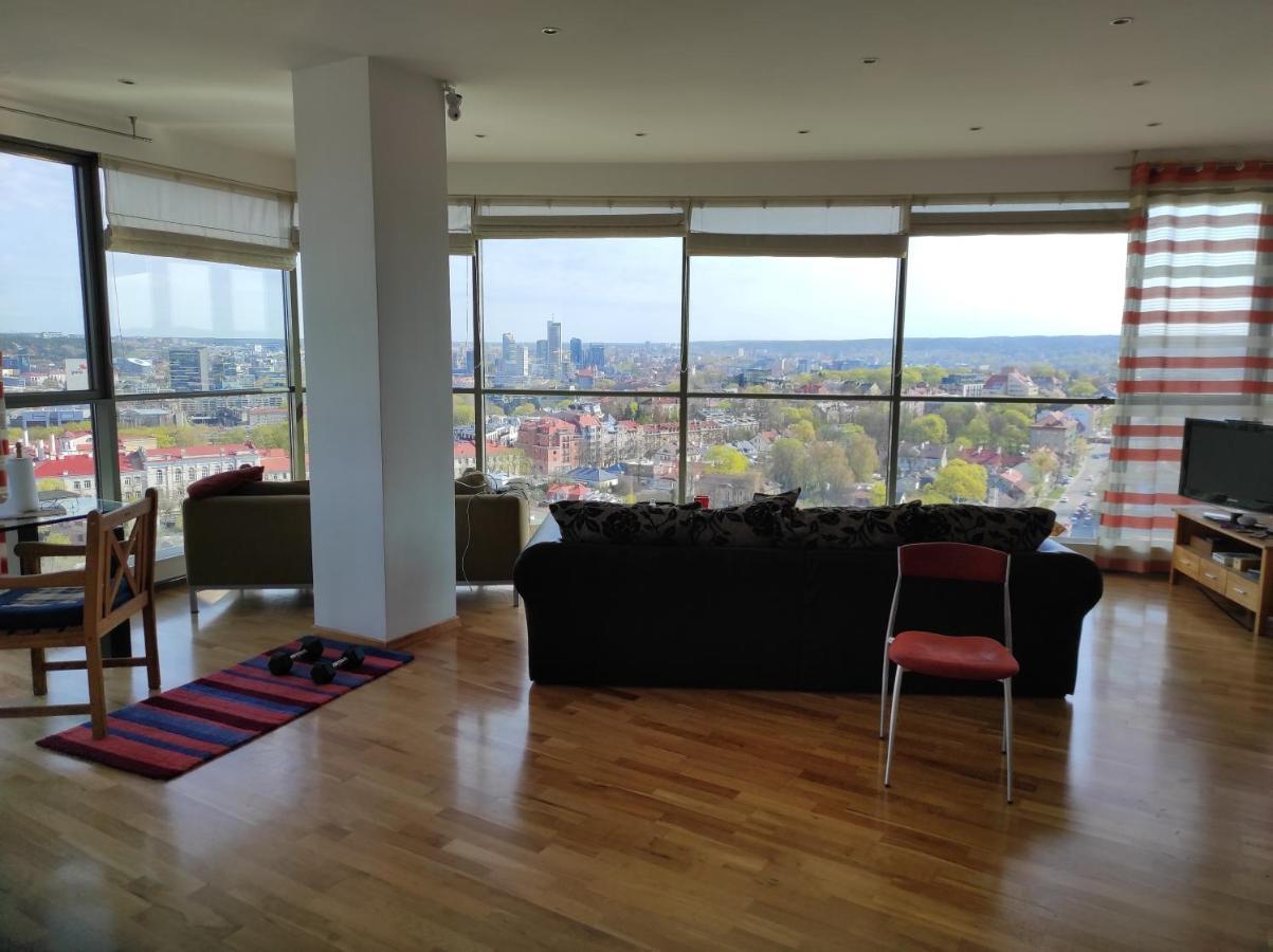 Luxury Apartment In Skyscraper Vilnius Exterior foto